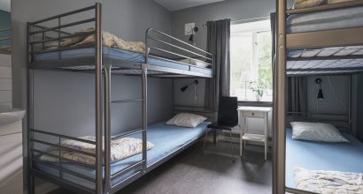 4-bed room